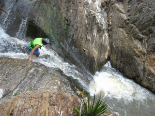  Salto nelle cascate 
